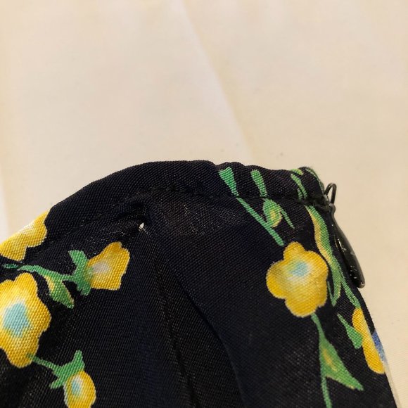 Holt Renfrew A Line Floral Skirt Size 4 - Picture 7 of 10